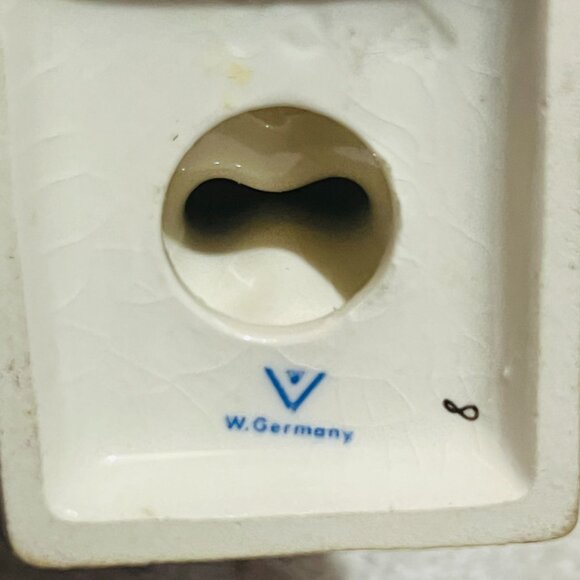 Vintage 1957-63 Hummel Figurine Little Helper Girl With Basket 4In Tall TMK-3 - Picture 6 of 6